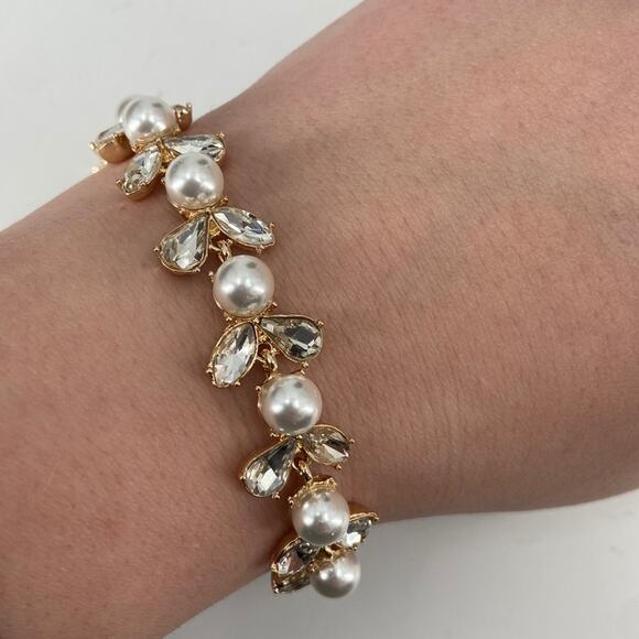 NWT Bella Jack faux pearl gold tone bracelet - Picture 1 of 4